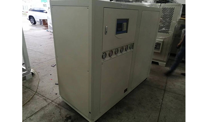 水冷式箱型工業(yè)冷水機(jī)